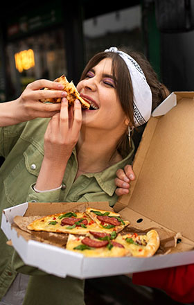 Pizza delicioasă, coaptă perfect Cricova